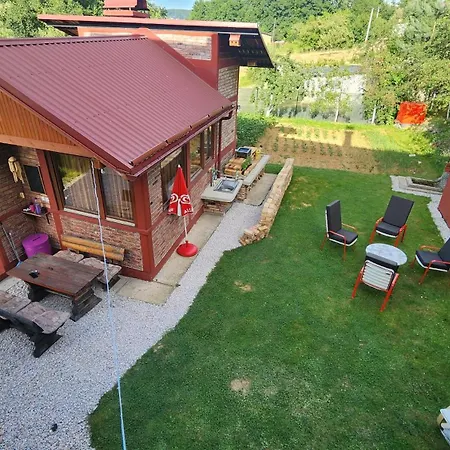 아파트 Lavirint Ravne *